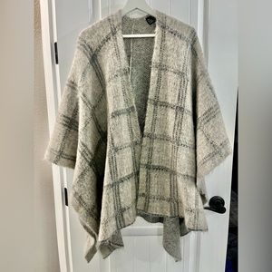 Eileen Fisher “The Fisher Project” amazing alpaca blend wrap shawl